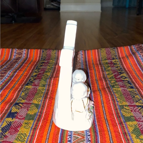 Vintage Porcelain Cross Figurine With Roses and 2 Angels - Picture 8 of 14